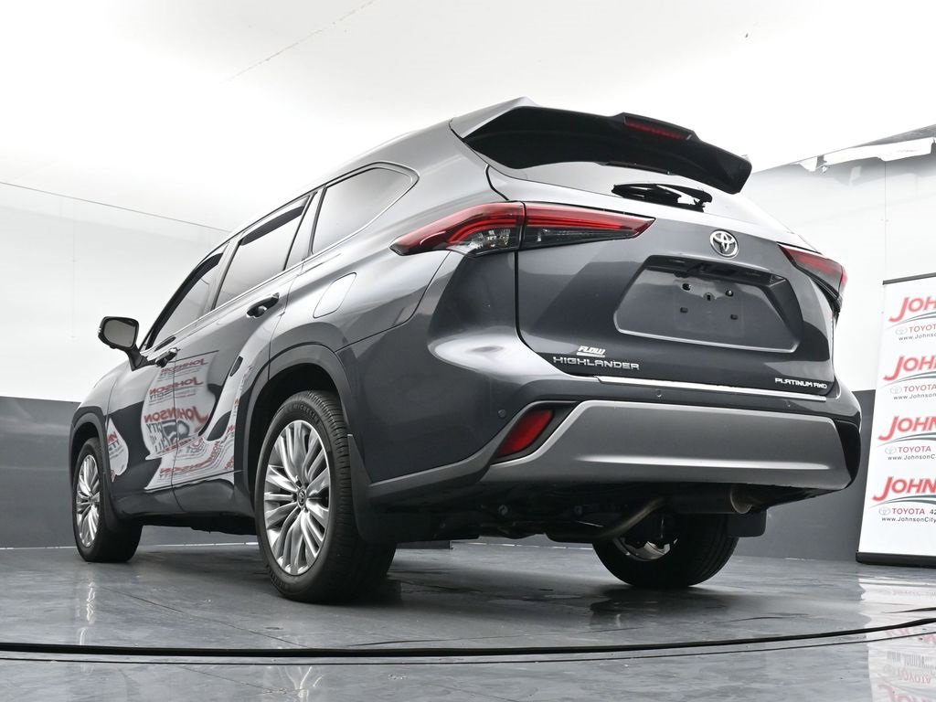 Used 2025 Toyota Highlander Platinum image 21