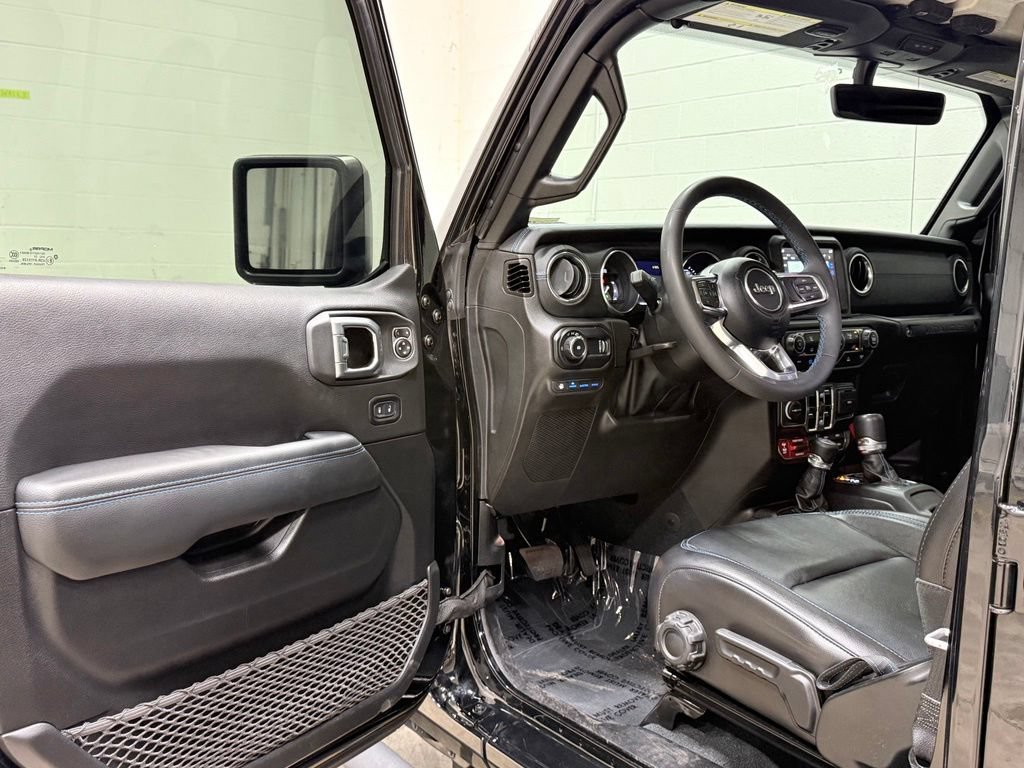 Used 2023 Jeep Wrangler Unlimited Rubicon 4xe w/ Steel Bumper Group AWD/4WD image 29