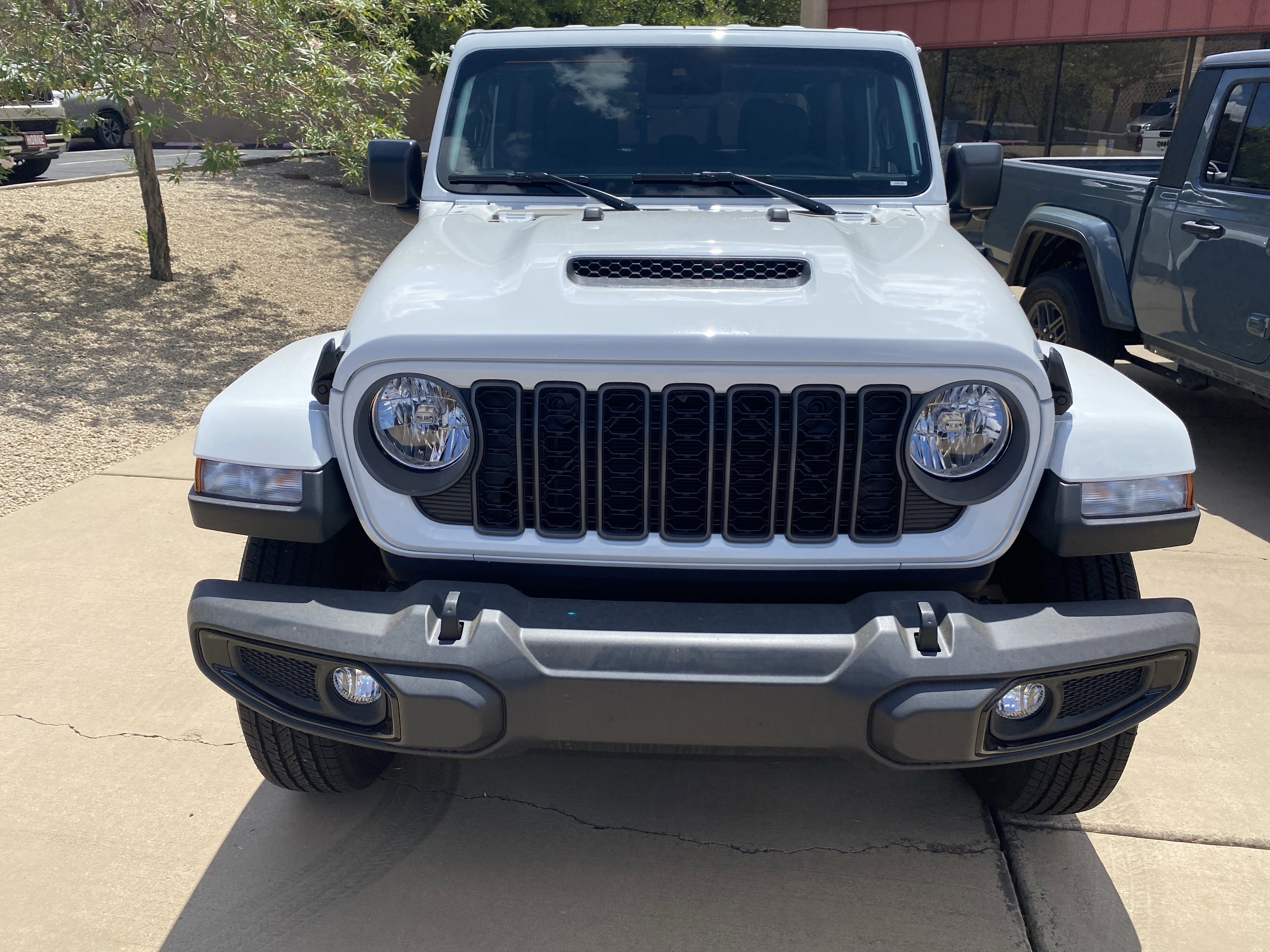 New 2025 Jeep Gladiator Sport image 6