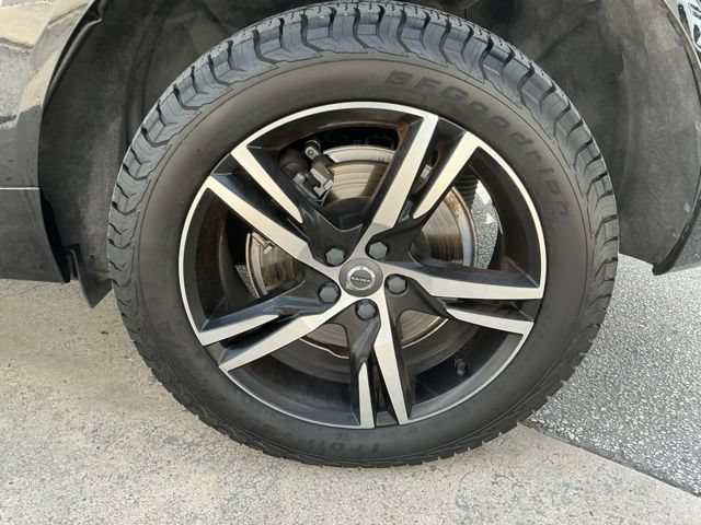 Used 2018 Volvo XC60 T8 R-Design w/ Convenience Package AWD/4WD image 9