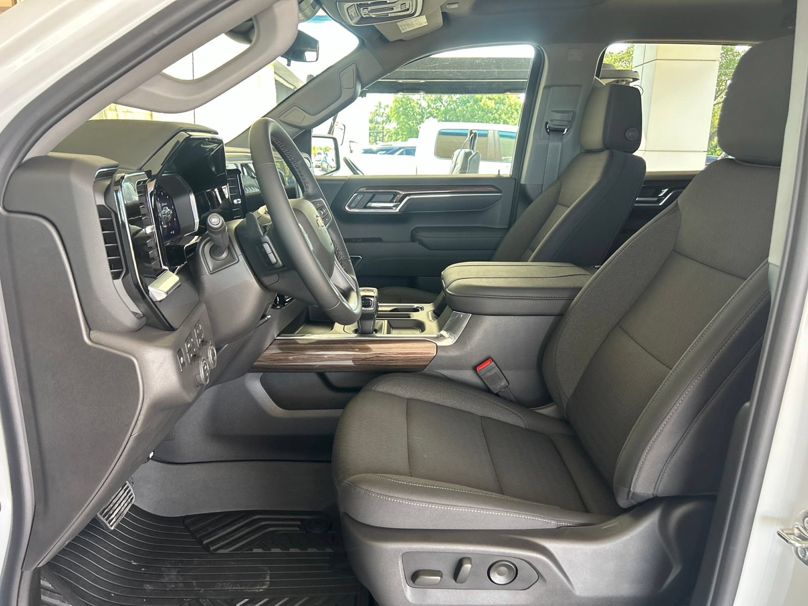 New 2026 Chevrolet Silverado 1500 LT w/ Texas Edition Plus AWD/4WD image 11