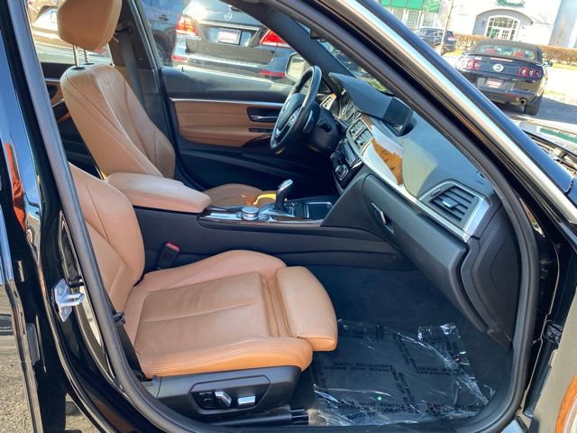 Used 2018 BMW 330i xDrive Sedan w/ Convenience Package AWD/4WD image 16