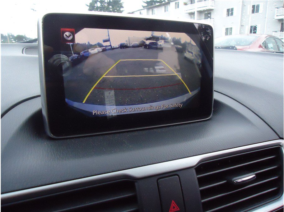 Used 2014 MAZDA MAZDA3 i Touring w/ Technology Package FWD image 21
