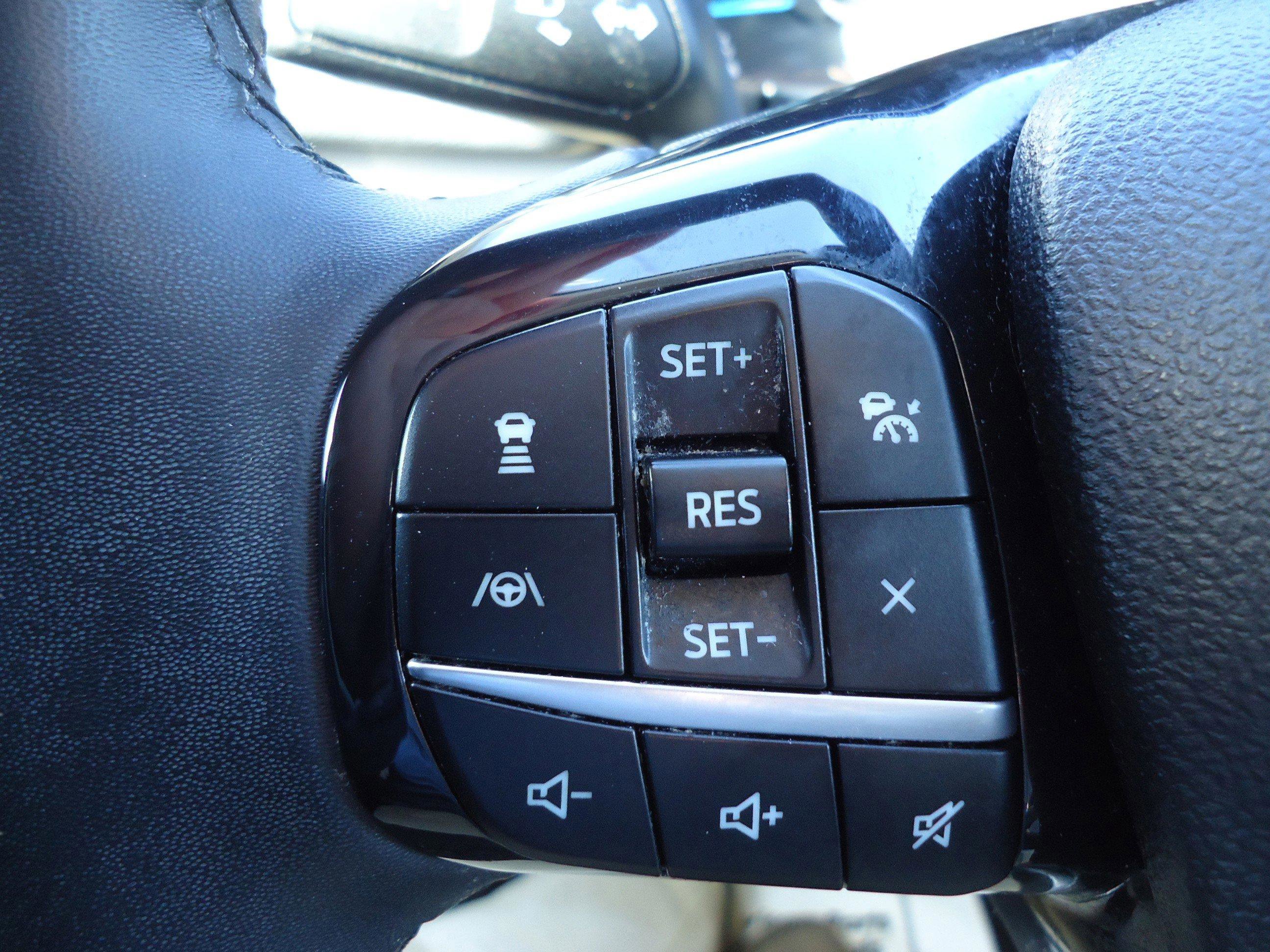 Used 2022 Ford Escape SE w/ SE Sport Appearance Package image 21