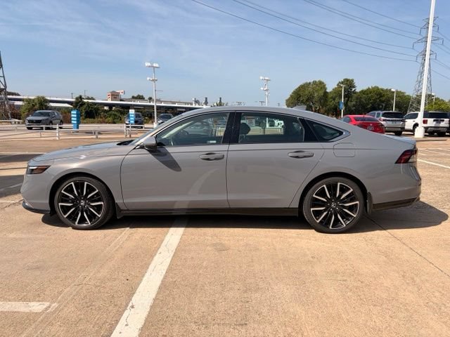 Used 2023 Honda Accord Touring image 3