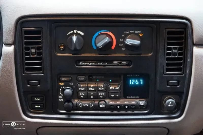 Used 1995 Chevrolet Impala SS RWD image 33