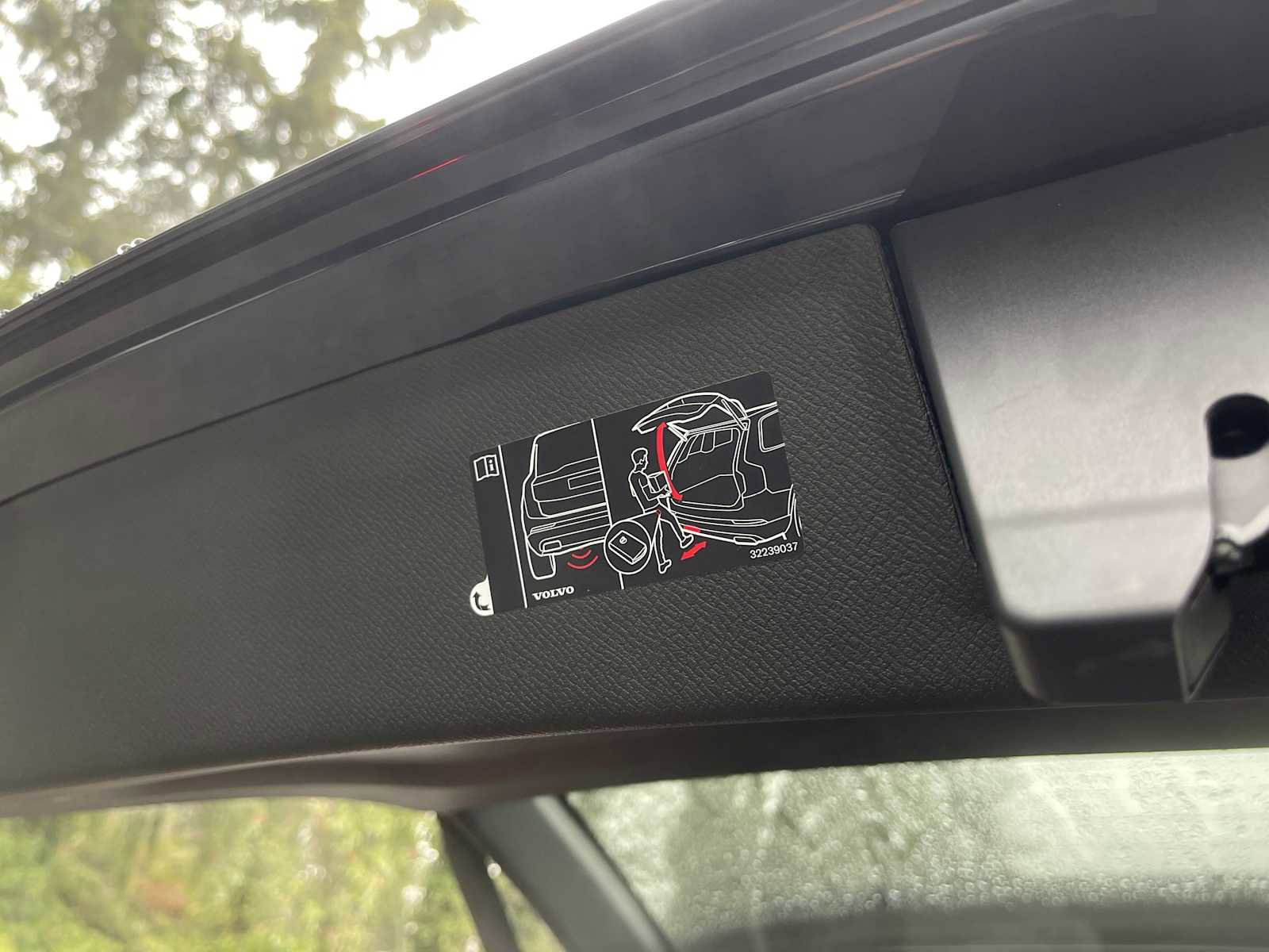 Used 2023 Volvo XC90 B6 Plus w/ Protection Package Premier image 13