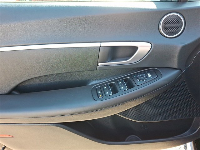 Used 2023 Hyundai Sonata SE w/ Preferred Accessory Package image 10