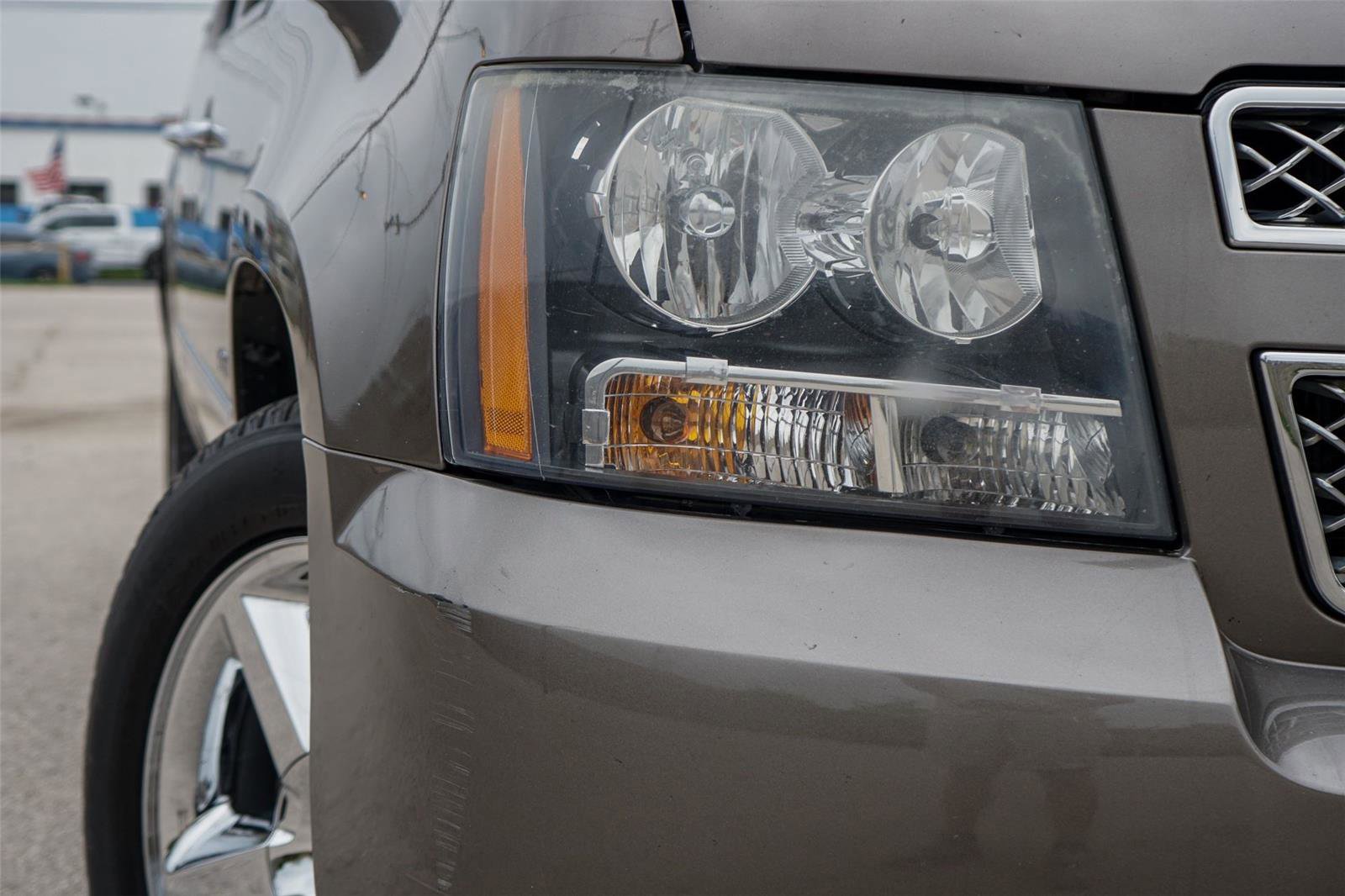 Used 2011 Chevrolet Tahoe LTZ RWD image 3