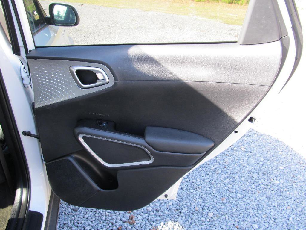 Used 2020 Kia Soul LX image 33