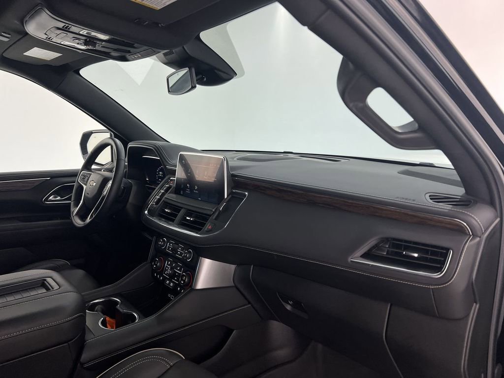 Used 2024 Chevrolet Tahoe Premier AWD/4WD image 27