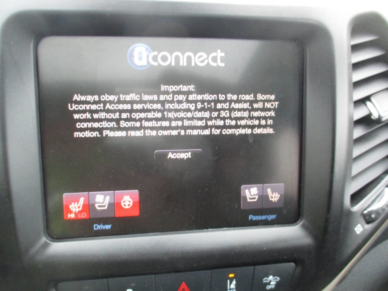 Used 2016 Jeep Cherokee Limited w/ Luxury Group image 27