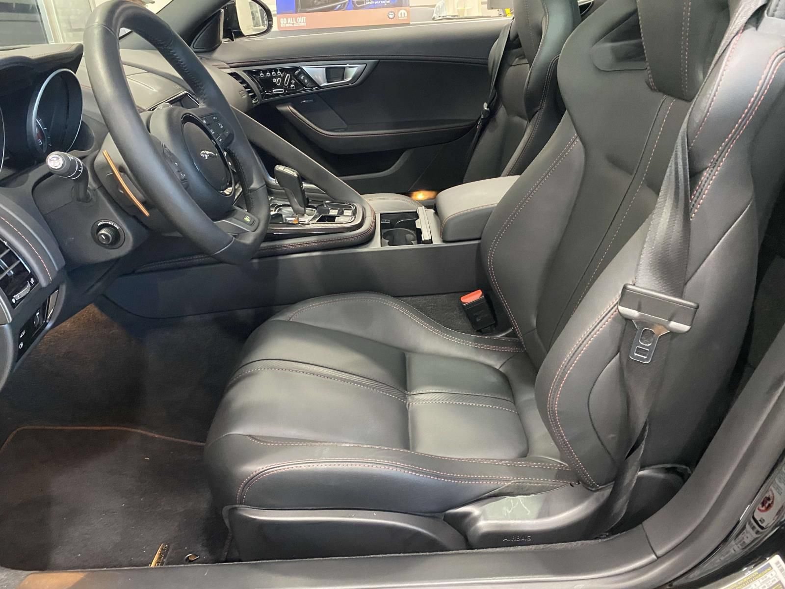 Used 2015 Jaguar F-TYPE R RWD image 11
