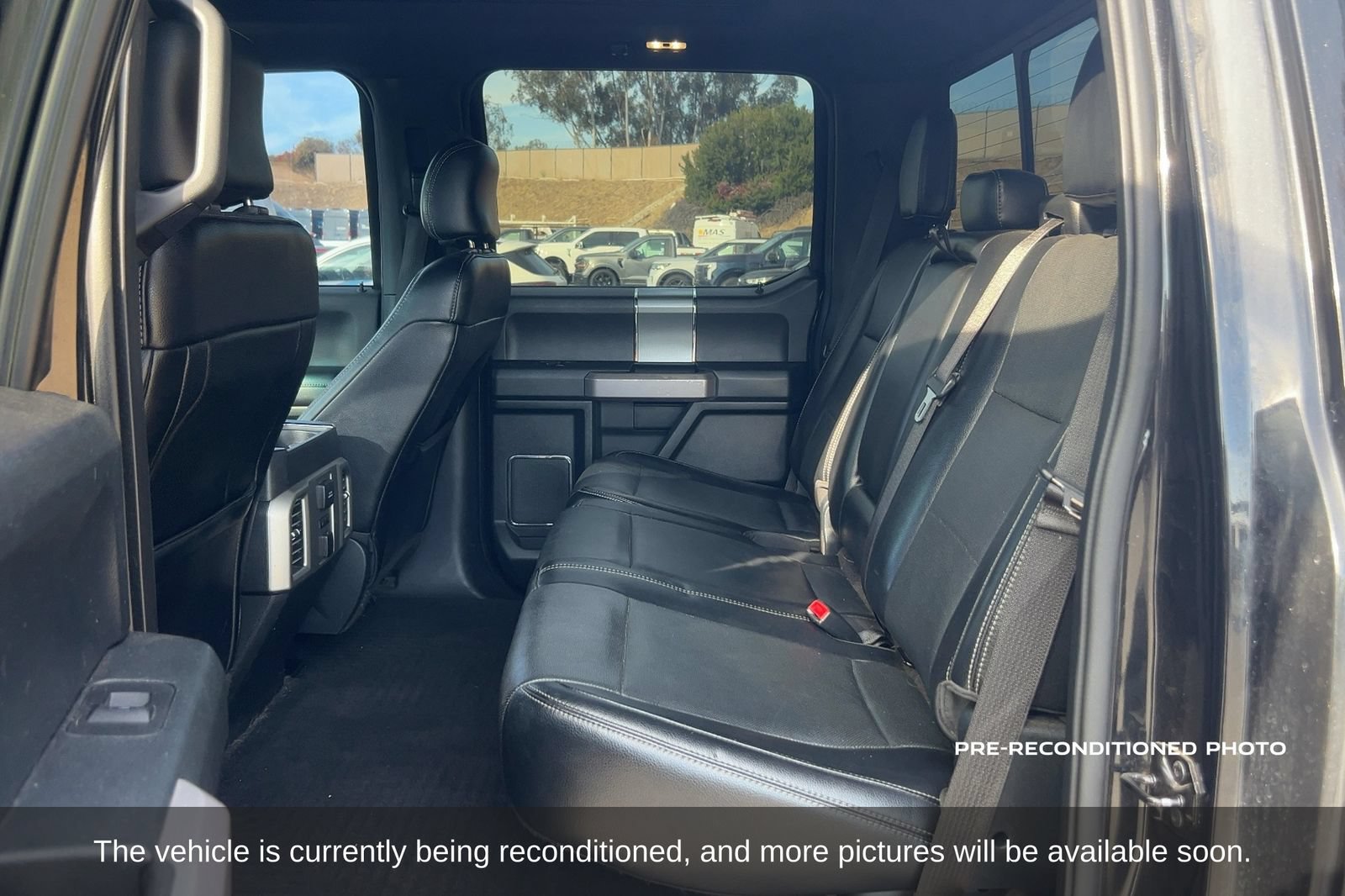 Used 2015 Ford F150 Lariat w/ Equipment Group 502A Luxury AWD/4WD image 12