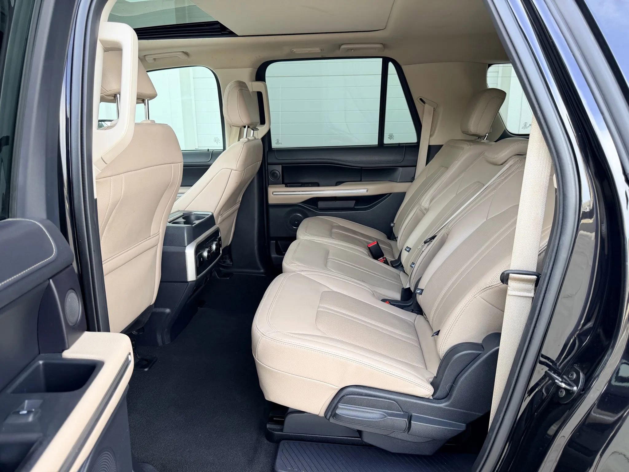 Used 2024 Ford Expedition Max Limited image 12