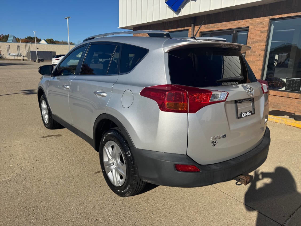 Used 2014 Toyota RAV4 LE image 4