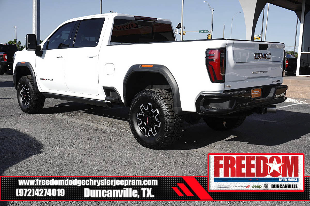 Used 2026 GMC Sierra 2500 AT4X AWD/4WD image 3