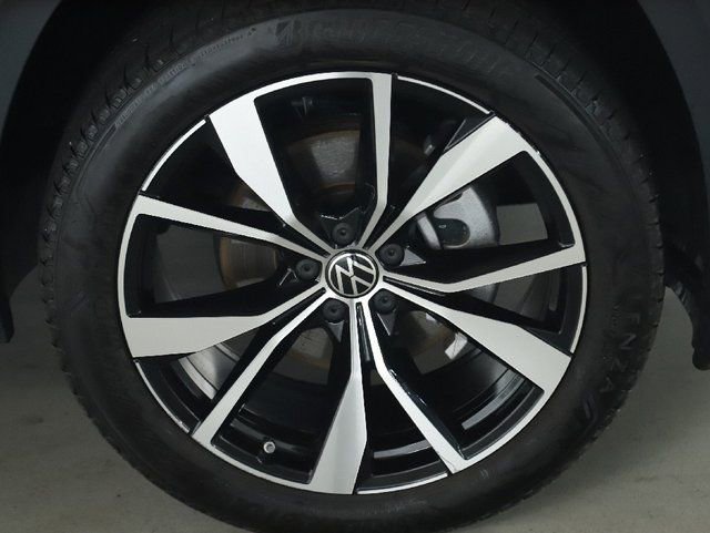 Used 2024 Volkswagen Atlas SEL Premium R-Line AWD/4WD image 10