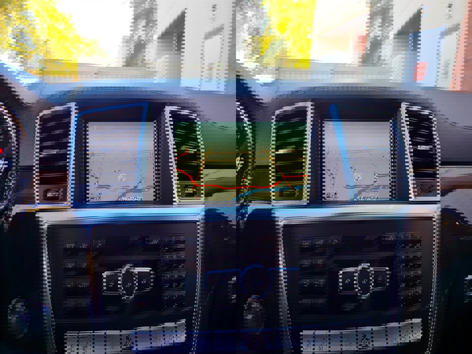 Used 2015 Mercedes-Benz GL 550 4MATIC image 17