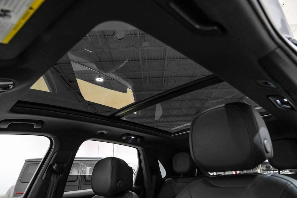 Used 2023 Porsche Cayenne image 8