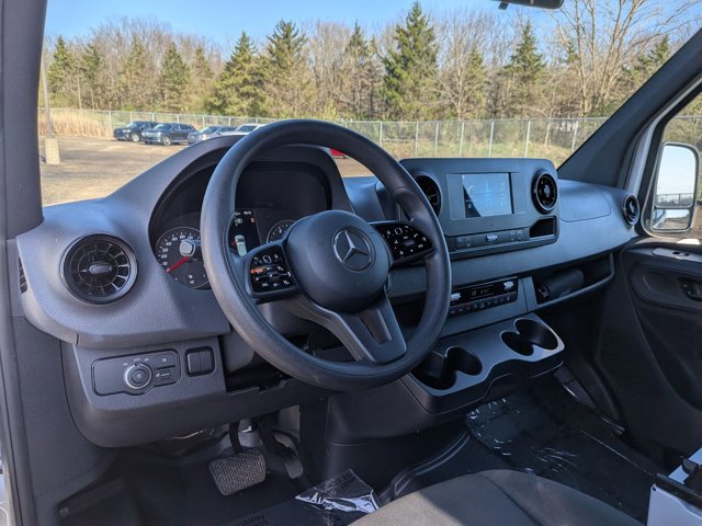 Used 2024 Mercedes-Benz Sprinter 2500 image 10