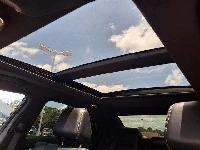 Used 2017 Chrysler 300 S RWD image 29