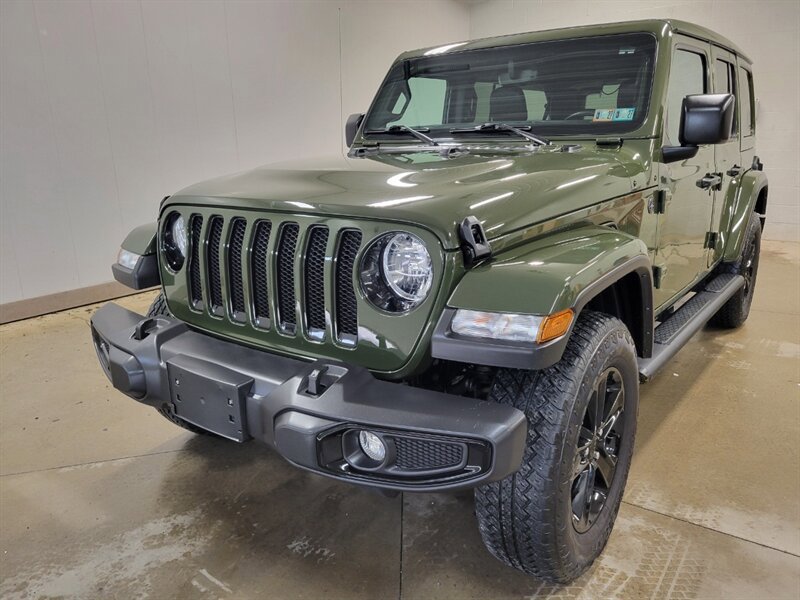 Used 2023 Jeep Wrangler Unlimited Sahara AWD/4WD image 2