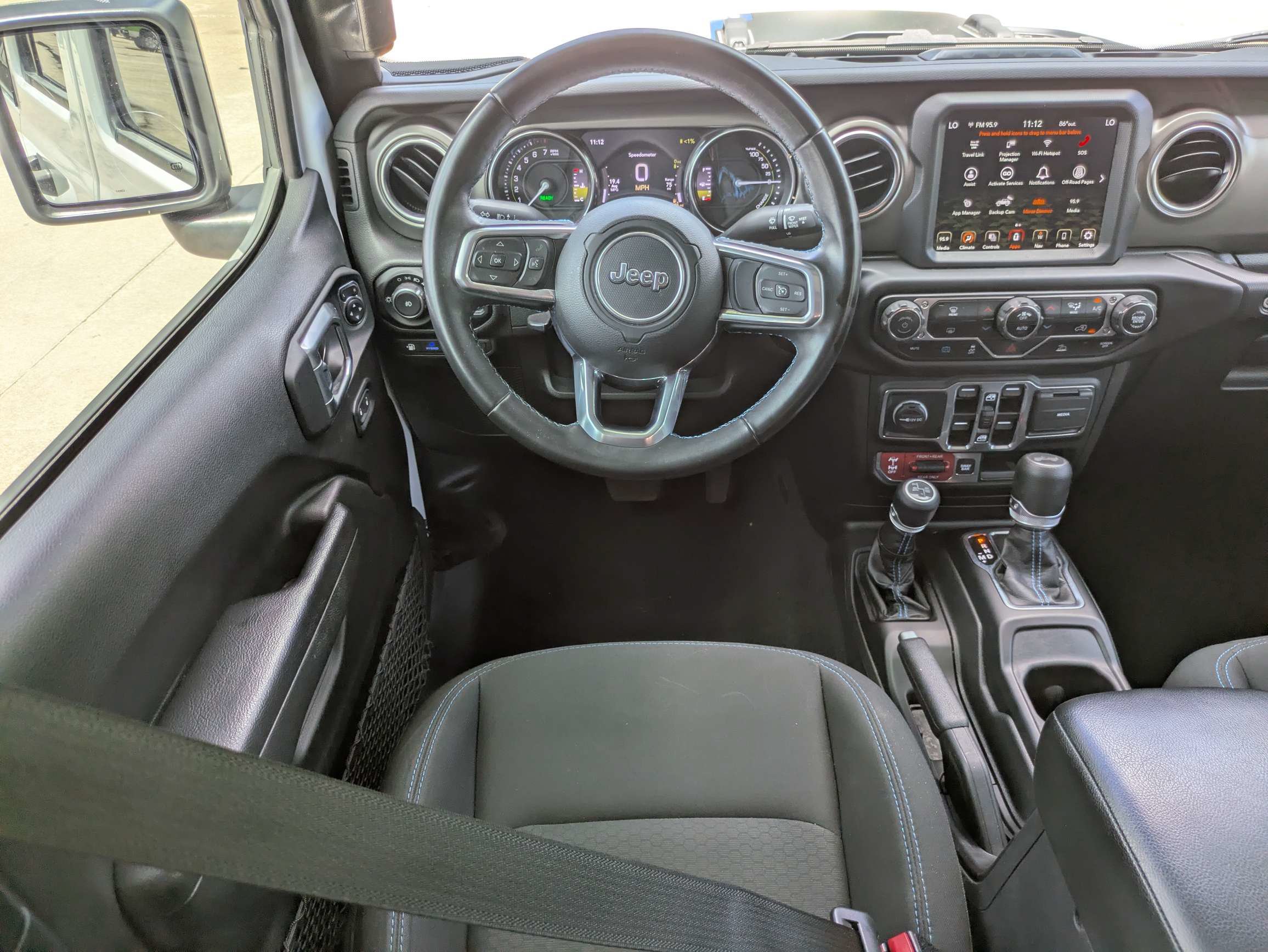 Used 2022 Jeep Wrangler Unlimited Rubicon 4xe AWD/4WD image 4