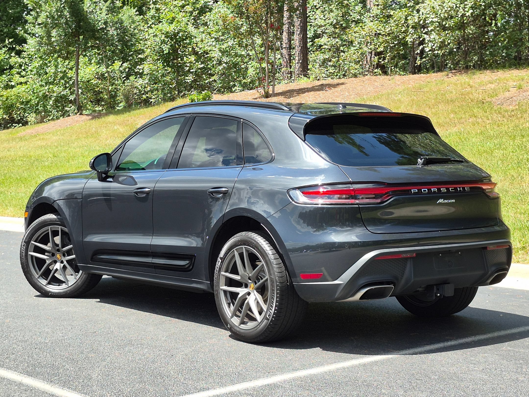 Certified 2026 Porsche Macan AWD/4WD image 3