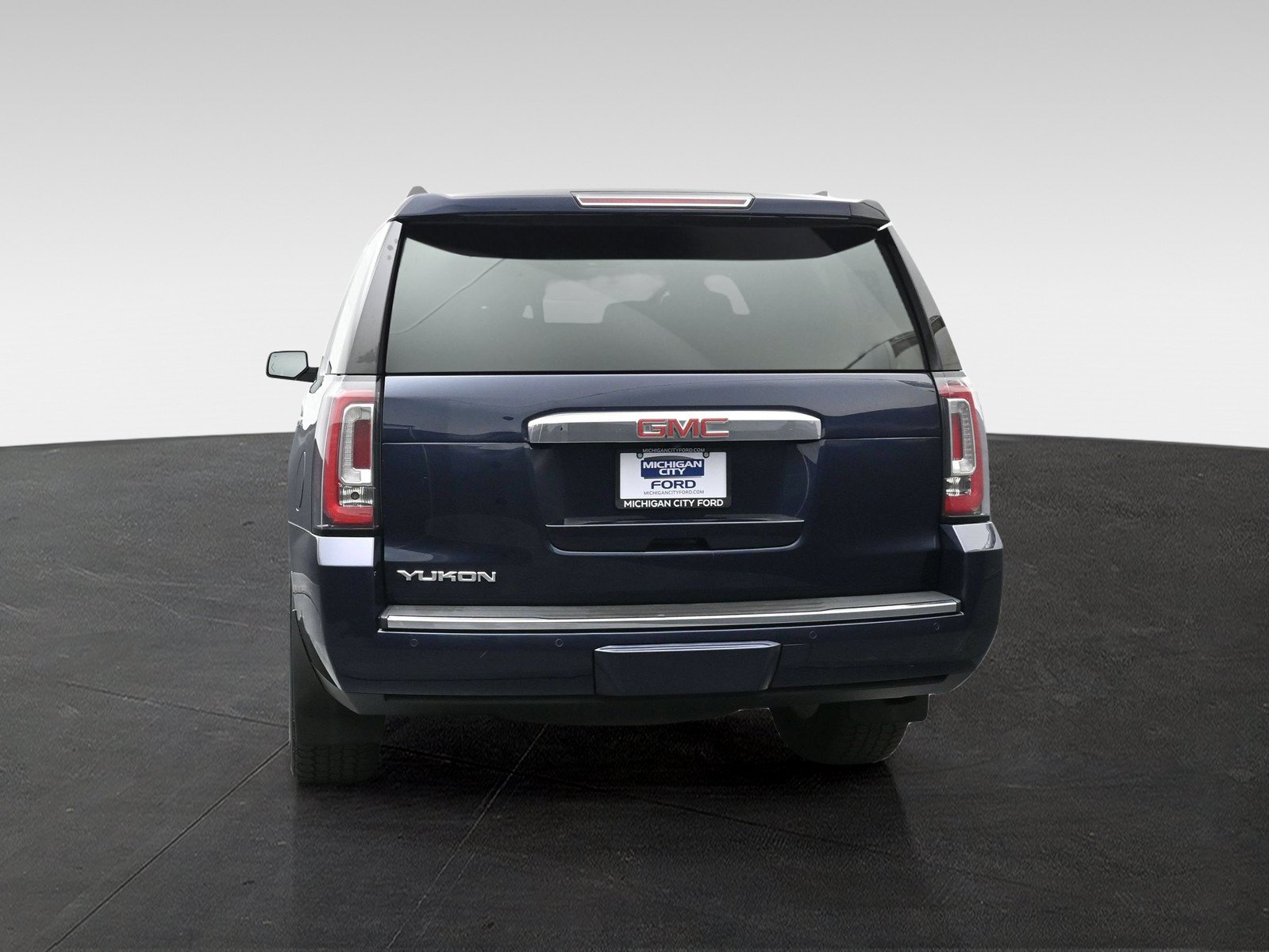 Used 2020 GMC Yukon Denali w/ Open Road Package AWD/4WD image 2