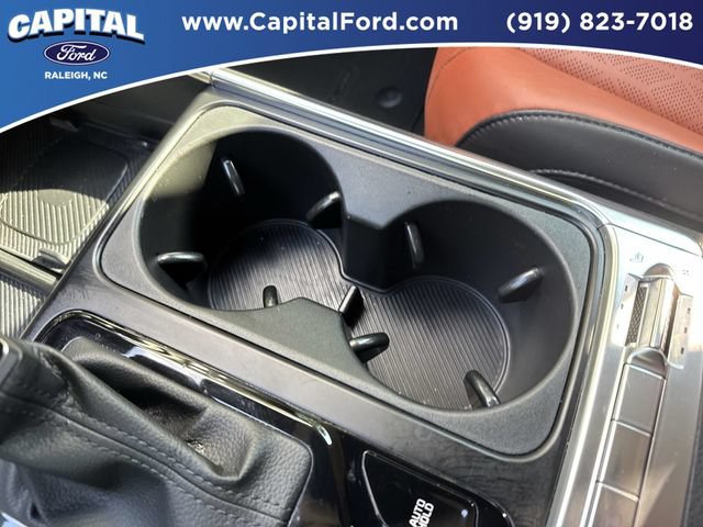 Used 2025 Kia Carnival SX FWD image 32