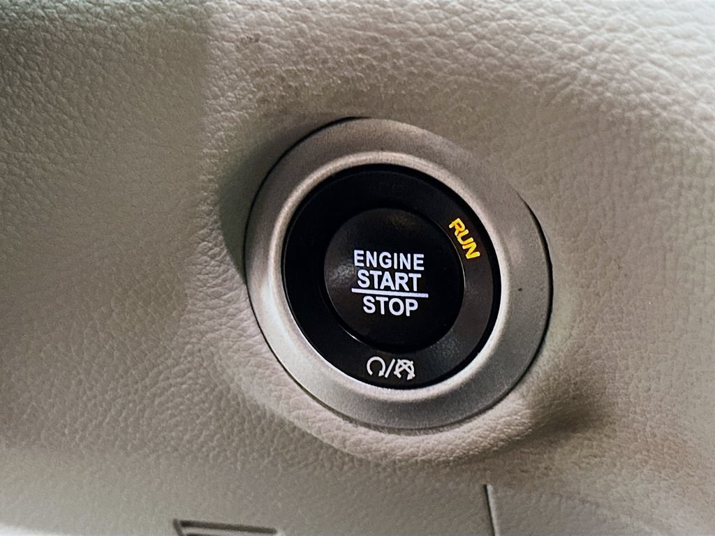 Used 2019 Chrysler Pacifica Limited FWD image 20