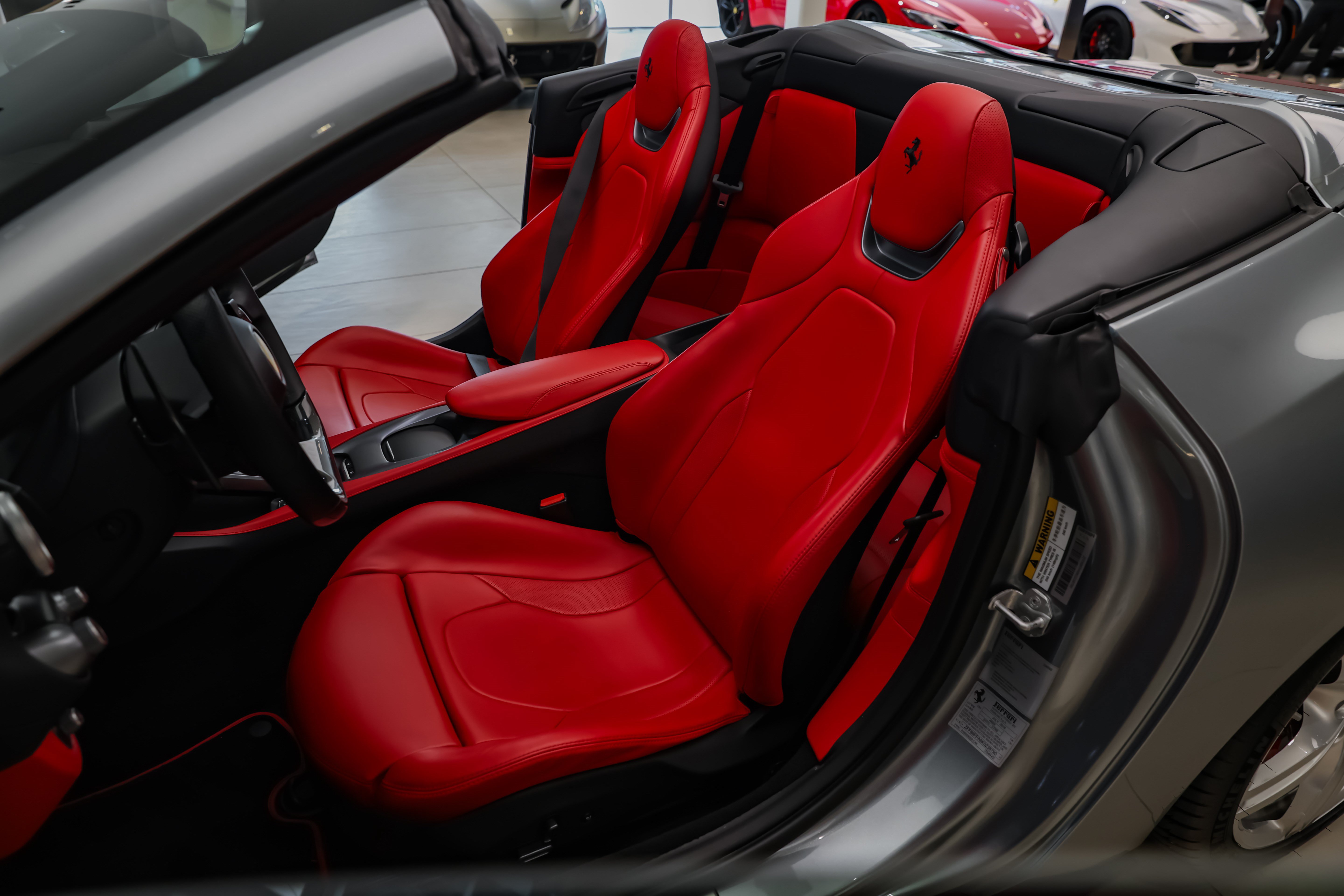 Used 2019 Ferrari Portofino RWD image 11