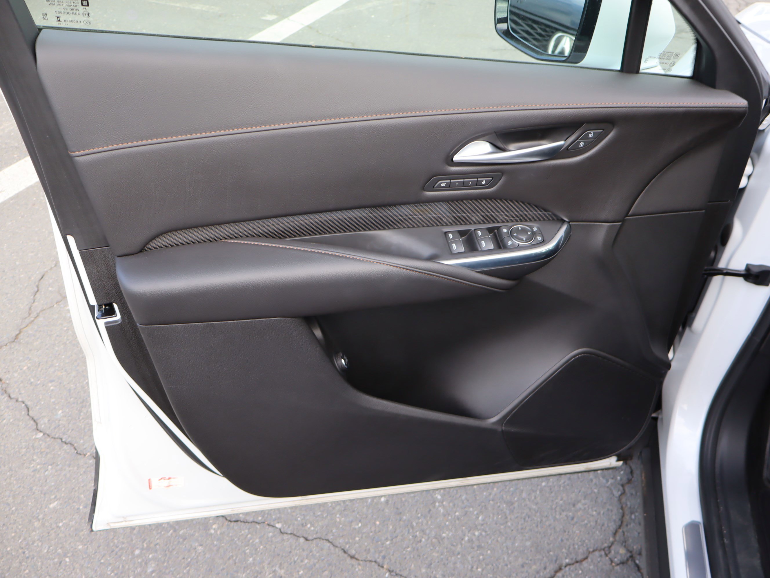 Used 2023 Cadillac XT4 Sport w/ LPO, Onyx Lite Package image 15