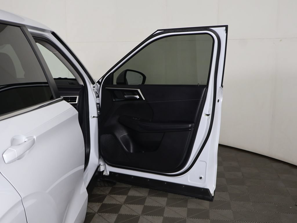 Used 2024 Mitsubishi Outlander SE AWD/4WD image 21