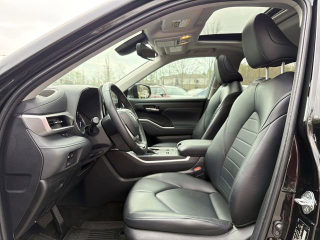 Used 2023 Toyota Highlander XLE image 17