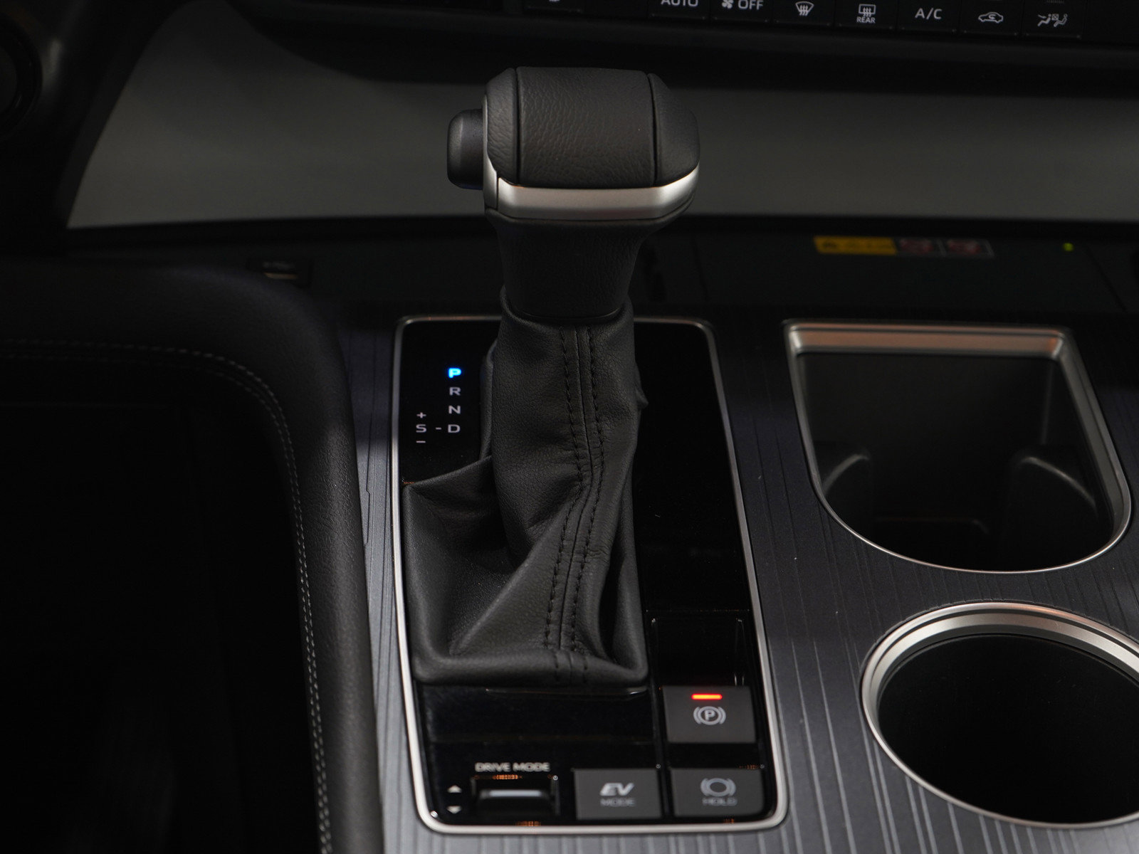 Used 2025 Toyota Sienna XLE image 20