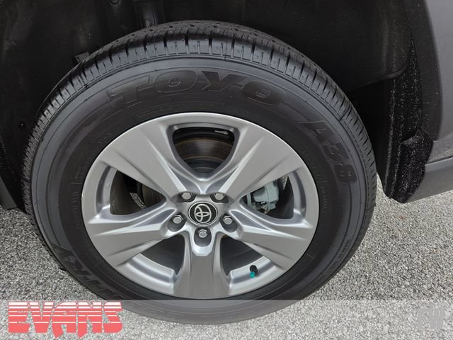 Used 2023 Toyota RAV4 XLE AWD/4WD image 24