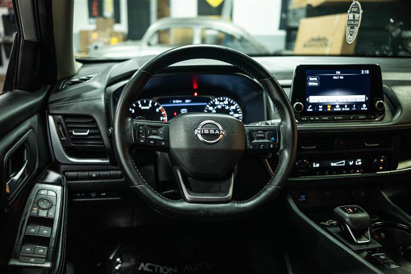 Used 2025 Nissan Rogue SV AWD/4WD image 17