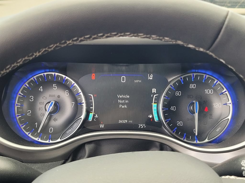 Used 2025 Chrysler Pacifica Select FWD image 22