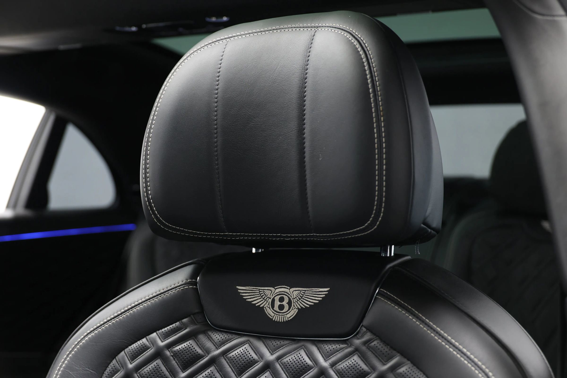 Used 2020 Bentley Flying Spur W12 image 21