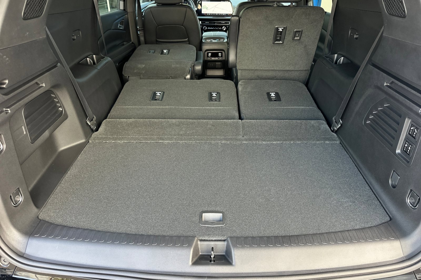 New 2026 Chevrolet Traverse High Country image 16