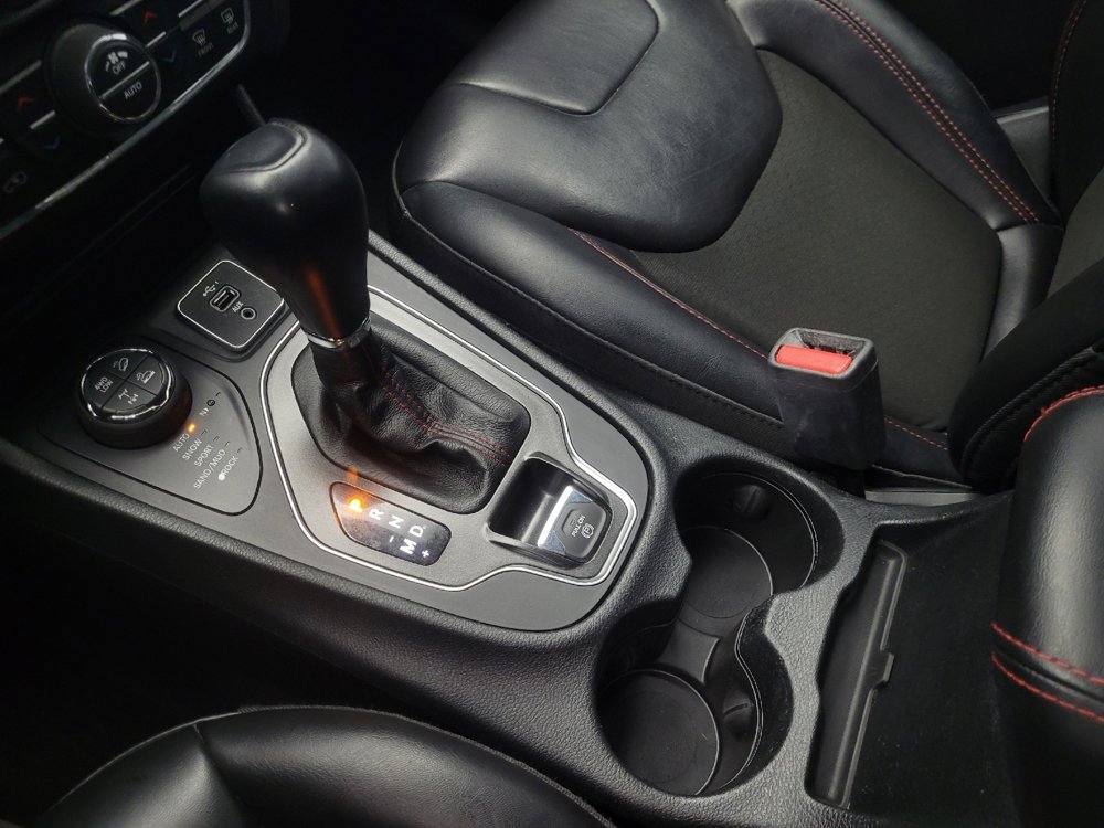 Used 2022 Jeep Cherokee Trailhawk image 26