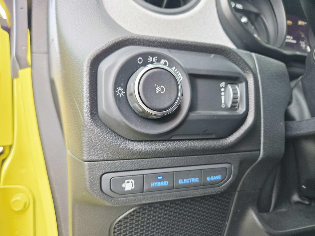 Used 2024 Jeep Wrangler Unlimited w/ Convenience Group AWD/4WD image 35