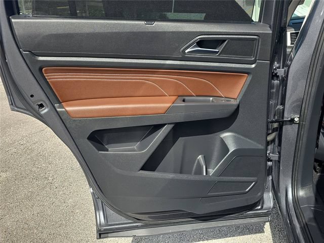 Used 2023 Volkswagen Atlas SE w/ Panoramic Sunroof Package FWD image 10