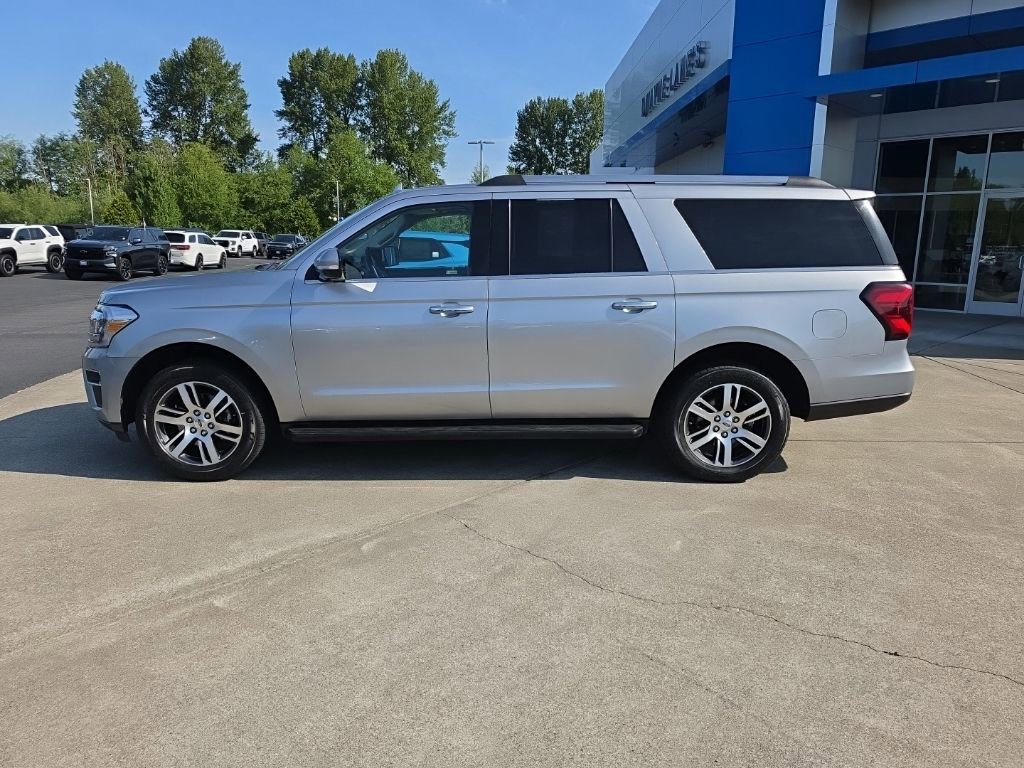 Used 2024 Ford Expedition Max Limited AWD/4WD image 2