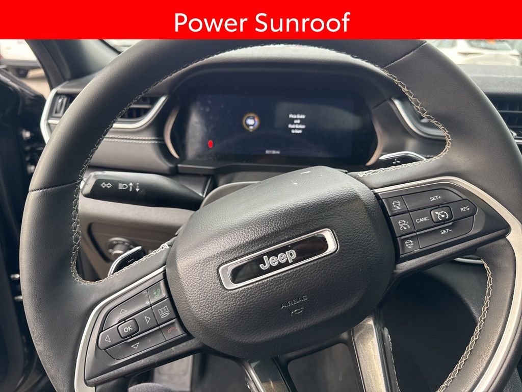 Used 2023 Jeep Grand Cherokee Altitude image 6