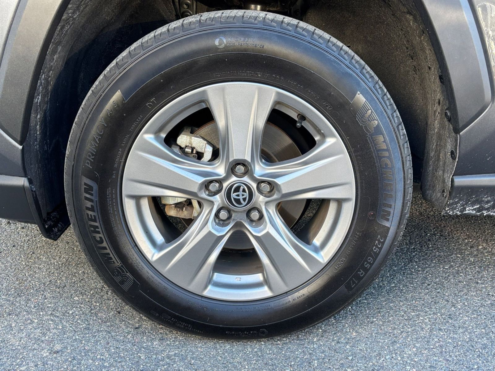 Used 2025 Toyota RAV4 LE image 25