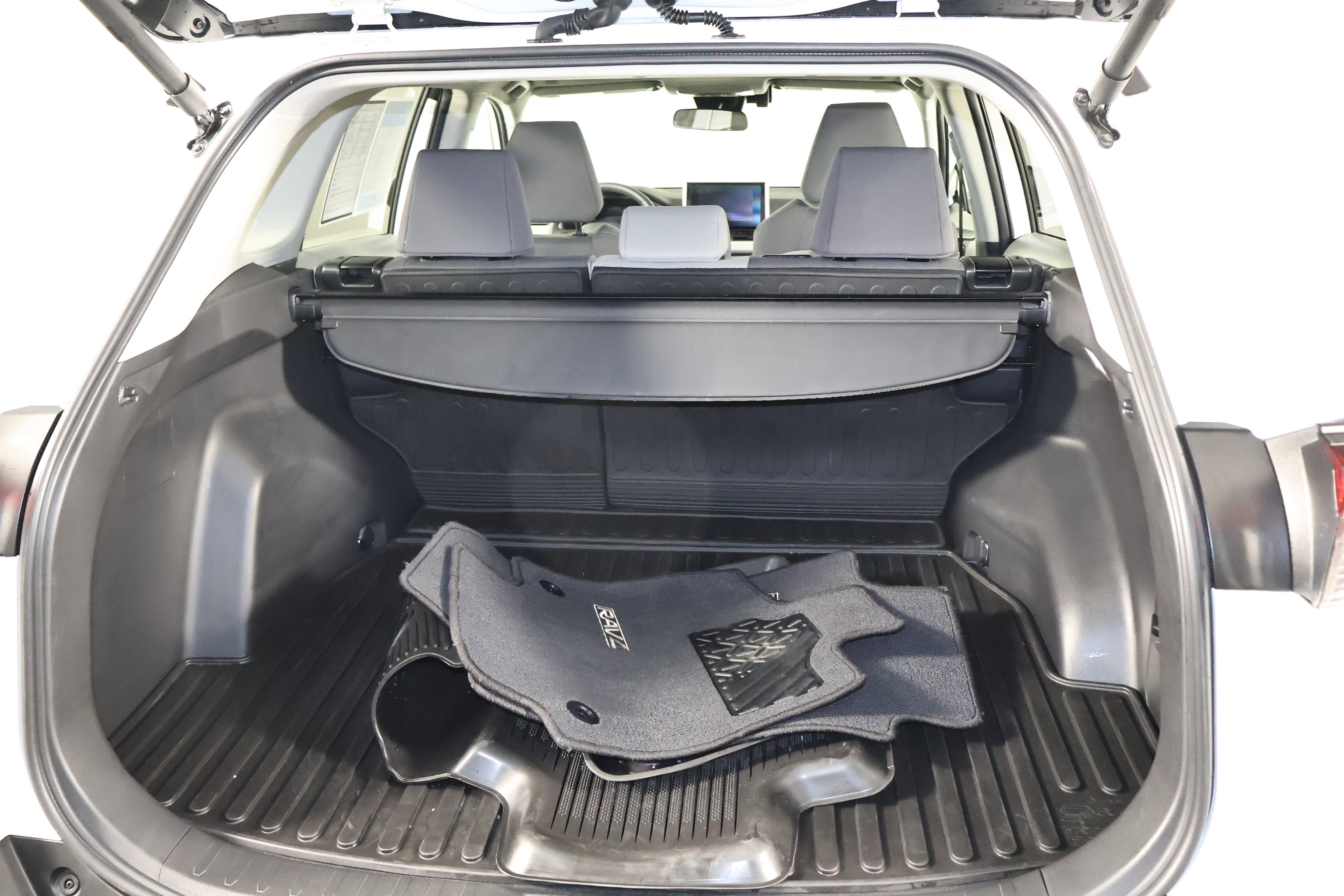 Used 2025 Toyota RAV4 XLE w/ Convenience Package image 51