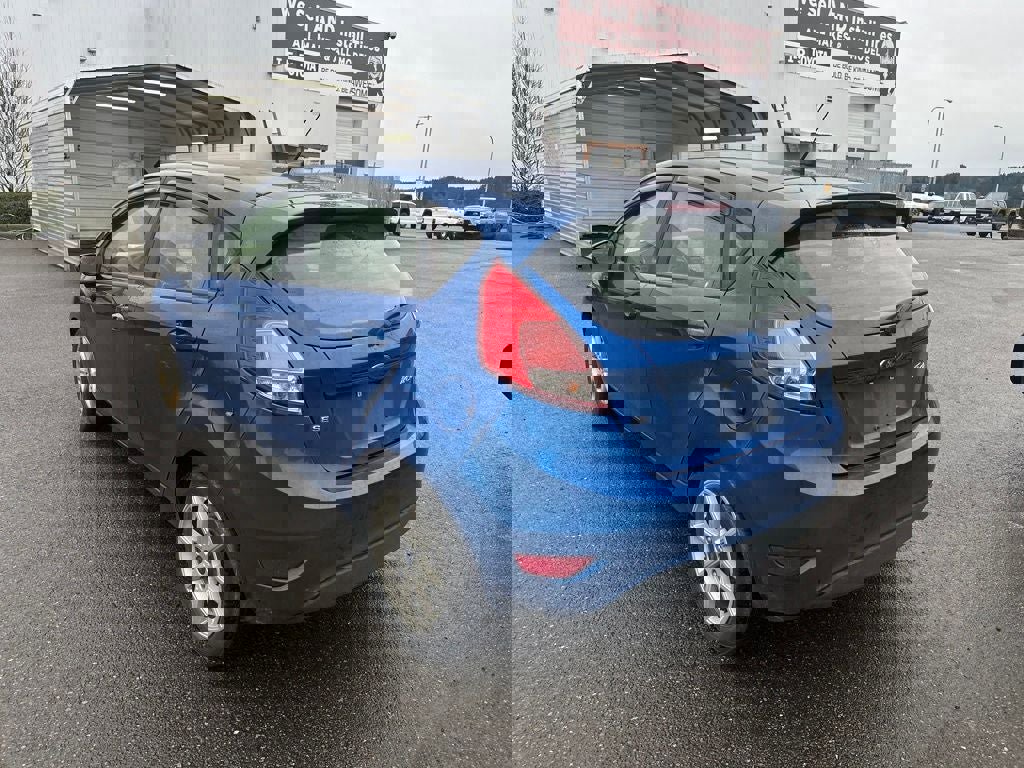 Used 2018 Ford Fiesta SE w/ Equipment Group 201A image 2